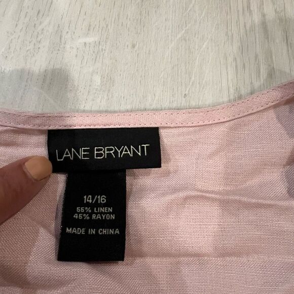 Lane Bryant BOHO Pink Cut Out Floral Embroidery Linen Wrap
Blouse size 14/16 - Picture 5 of 6